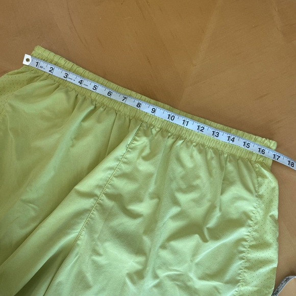 Fabletics Womens Size XXL Athletic Lined Shorts Yellow Back Pocket Reflector GUC - Picture 12 of 14